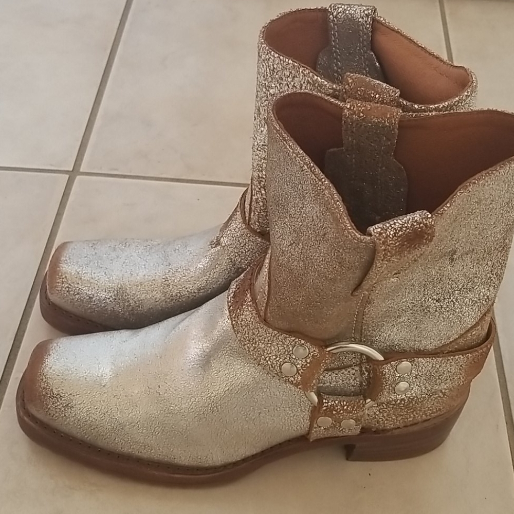 Frye Classic 8G Harness Ankle Boot